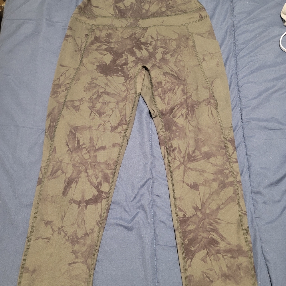 Alphalete Athletics Alphalux Force Leggings in color Storm Grey, size L